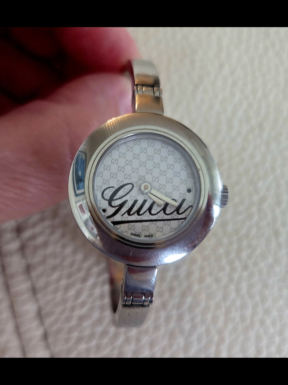 Gucci Stainless Steel Logo Bangle Watch - Silver & White - Series 105.